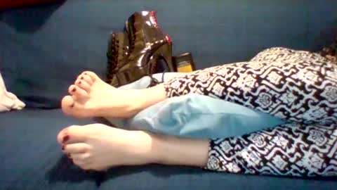 RedAtelier69 online show from 12.18.25