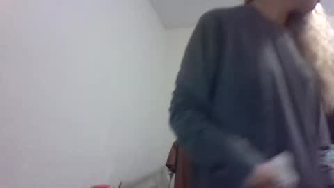 Snapshot of reddwaxx chatting on 11.21.25 reddwaxx online show from 11.21.25