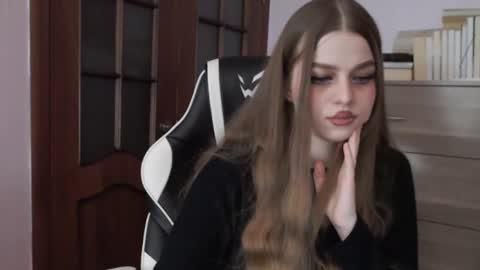 Lily online show from 01.15.26