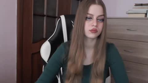 Lily online show from 04.15.26