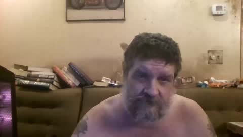 Snapshot of redmud3 chatting on 11.23.25 redmud3 online show from 11.23.25