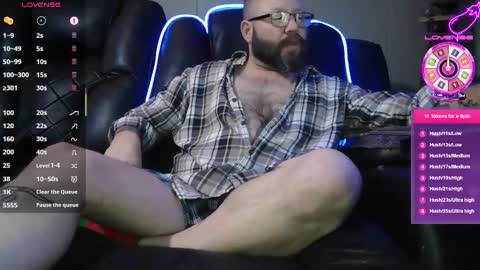 Snapshot of redneckwants2play chatting on 02.10.25 RedneckWants2Play online show from 02.10.25