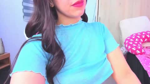 Snapshot of redski77 chatting on 01.19.25 redski77 online show from 01.19.25