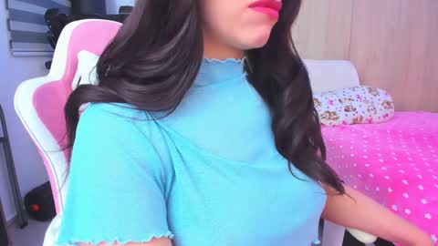 Snapshot of redski77 chatting on 01.25.25 redski77 online show from 01.25.25