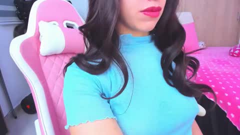 Snapshot of redski77 chatting on 02.05.25 redski77 online show from 02.05.25