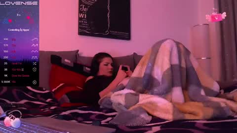 Snapshot of redyari chatting on 01.04.25 Red online show from 01.04.25