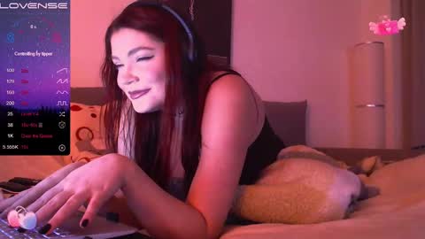 Snapshot of redyari chatting on 02.15.25 Red online show from 02.15.25