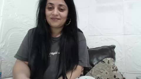 Snapshot of reeapassion chatting on 02.15.26 Reea online show from 02.15.26