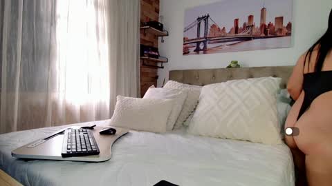 Yanella online show from 03.02.25