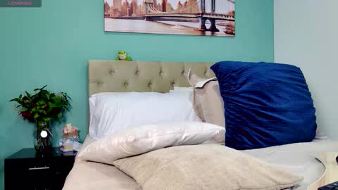 Yanella online show from 10.24.25