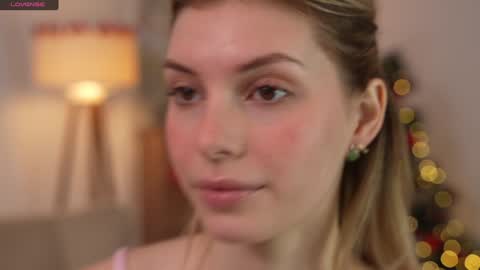 Snapshot of refined_style chatting on 12.20.24 JessyinCherri yang online show from 12.20.24