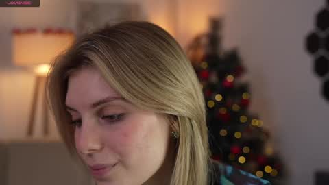 Snapshot of refined_style chatting on 12.21.24 JessyinCherri yang online show from 12.21.24