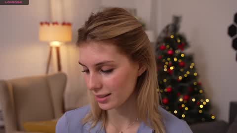 Snapshot of refined_style chatting on 12.22.24 JessyinCherri yang online show from 12.22.24