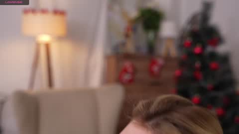 Snapshot of refined_style chatting on 12.22.24 JessyinCherri yang online show from 12.22.24