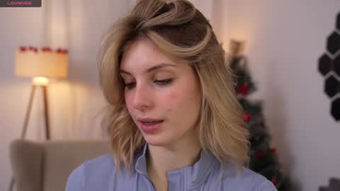 Snapshot of refined_style chatting on 12.26.24 JessyinCherri yang online show from 12.26.24