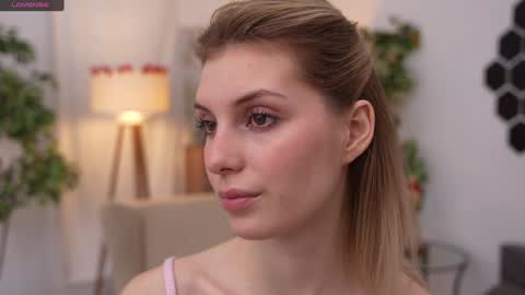 Snapshot of refined_style chatting on 01.17.25 JessyinCherri yang online show from 01.17.25