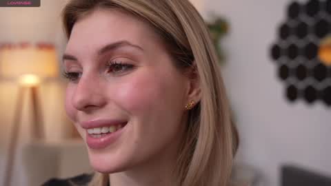 Snapshot of refined_style chatting on 01.20.25 JessyinCherri yang online show from 01.20.25