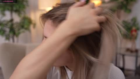 Snapshot of refined_style chatting on 01.24.25 JessyinCherri yang online show from 01.24.25