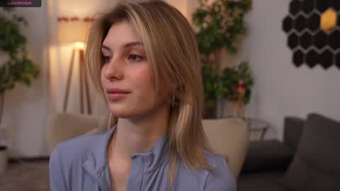 Snapshot of refined_style chatting on 02.07.25 JessyinCherri yang online show from 02.07.25