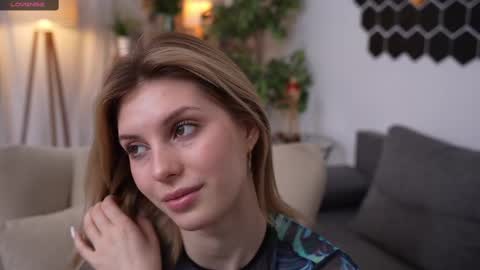 Snapshot of refined_style chatting on 02.08.25 JessyinCherri yang online show from 02.08.25