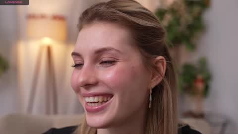 Snapshot of refined_style chatting on 02.09.25 JessyinCherri yang online show from 02.09.25