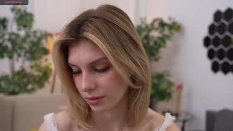 Snapshot of refined_style chatting on 02.13.25 JessyinCherri yang online show from 02.13.25