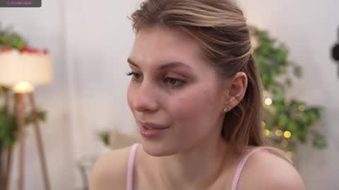 Snapshot of refined_style chatting on 02.15.25 JessyinCherri yang online show from 02.15.25