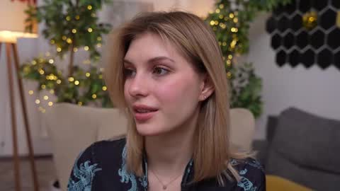 Snapshot of refined_style chatting on 02.21.25 JessyinCherri yang online show from 02.21.25