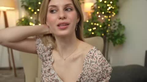 Snapshot of refined_style chatting on 03.01.25 JessyinCherri yang online show from 03.01.25