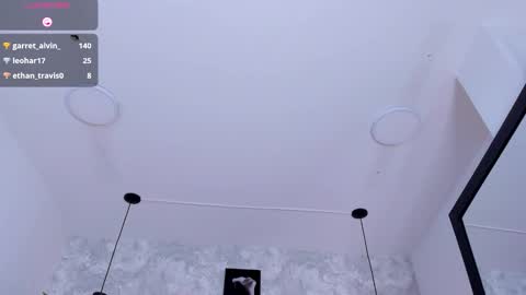 Snapshot of regan_pearson chatting on 12.23.25 Regan online show from 12.23.25