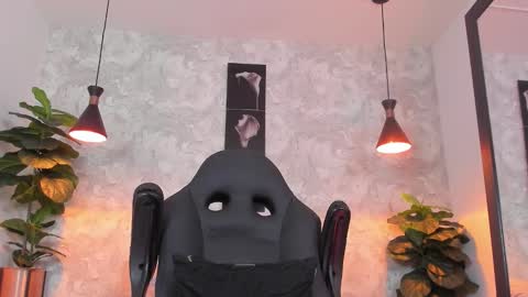 Snapshot of regan_pearson chatting on 02.11.26 Regan online show from 02.11.26