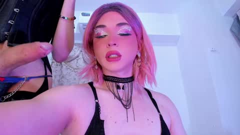 Snapshot of reginarose chatting on 12.11.24 reginarose online show from 12.11.24