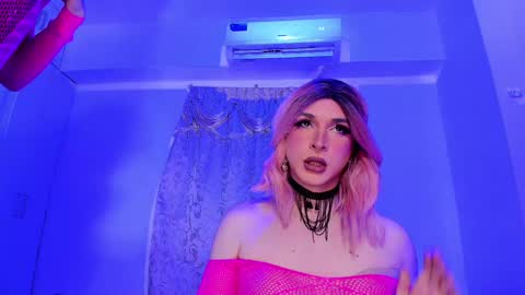 Snapshot of reginarose chatting on 01.29.25 reginarose online show from 01.29.25