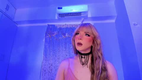 Snapshot of reginarose chatting on 01.31.25 reginarose online show from 01.31.25