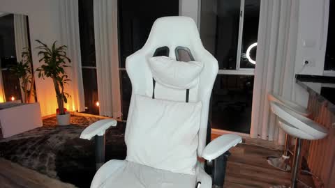  REICHEL  online show from 01.27.25