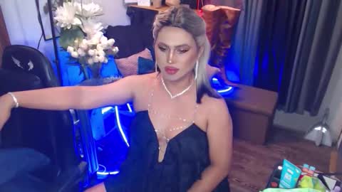 Red Ivy online show from 03.05.26