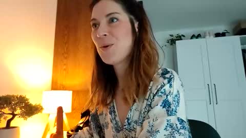 Snapshot of reileyfoxx chatting on 04.09.26 Reiley online show from 04.09.26