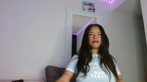 Snapshot of reina_reina chatting on 09.15.25 reina_reina online show from 09.15.25