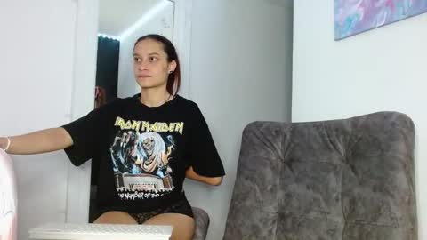 reina_reina online show from 02.25.26