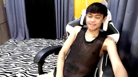 Snapshot of reixenjhon chatting on 04.15.26 jhay online show from 04.15.26