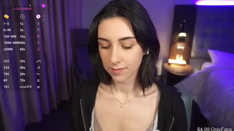 Snapshot of remibliss chatting on 01.04.25 Remi online show from 01.04.25