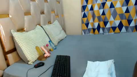 remmyqueen online show from 07.01.26