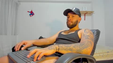 Snapshot of remy_sten chatting on 10.25.25 Rmy Steen online show from 10.25.25