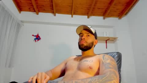 Snapshot of remy_sten chatting on 10.29.25 Rmy Steen online show from 10.29.25