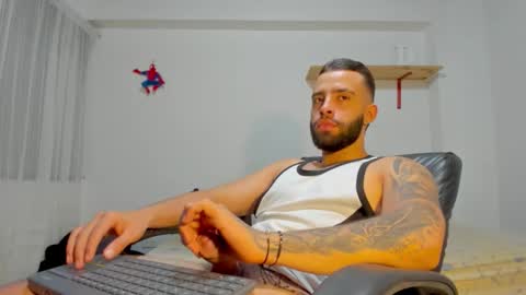 Snapshot of remy_sten chatting on 11.08.25 Rmy Steen online show from 11.08.25