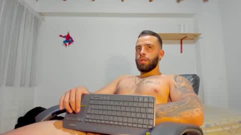 Snapshot of remy_sten chatting on 11.12.25 Rmy Steen online show from 11.12.25