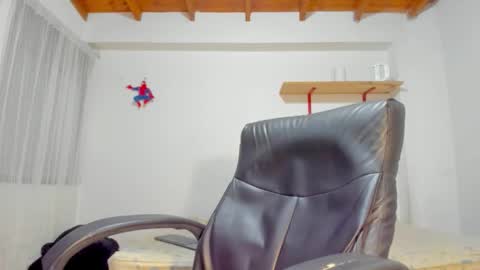 Snapshot of remy_sten chatting on 11.22.25 Rmy Steen online show from 11.22.25