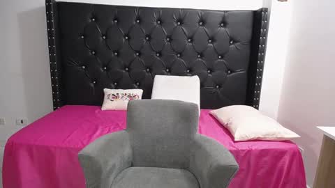 Snapshot of renata_salinas_1 chatting on 01.15.26 Renata Salinas online show from 01.15.26