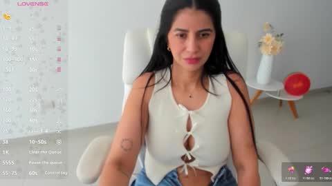 Snapshot of renata_t_ chatting on 10.24.25 RENATA online show from 10.24.25