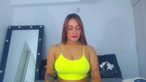 renatabrownn28 online show from 10.10.25